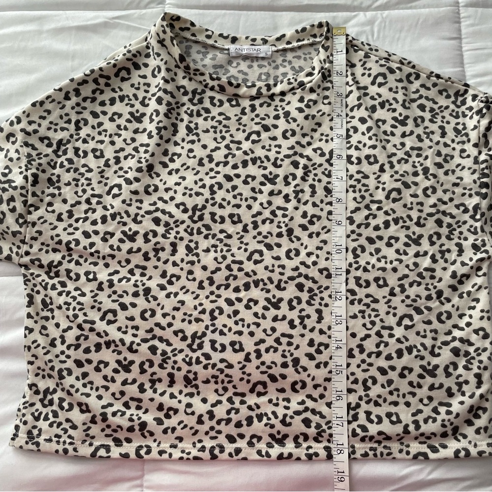 Antistar Leopard Cheetah Print Crop Sweatshirt - Small - Picture 4 of 4